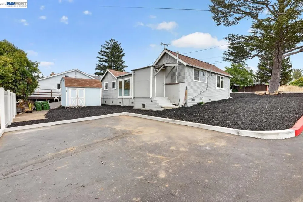 18473 Apricot Way Castro Valley, CA 94546