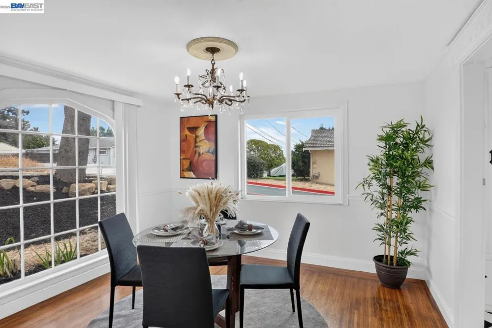 18473 Apricot Way Castro Valley, CA 94546
