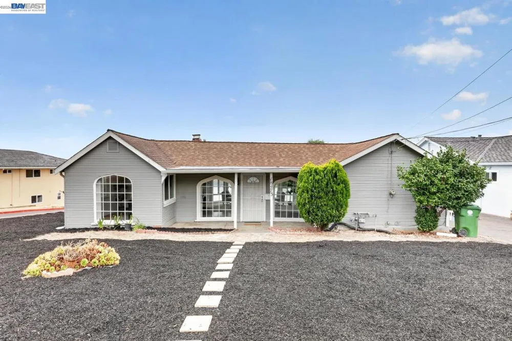 18473 Apricot Way Castro Valley, CA 94546