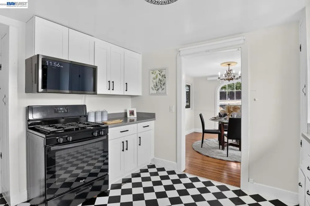 18473 Apricot Way Castro Valley, CA 94546