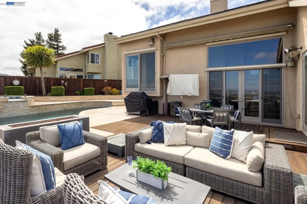 8115 Brittany Dr Dublin, CA 94568