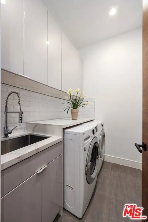 15030 Hartsook Street Sherman Oaks, CA 91403