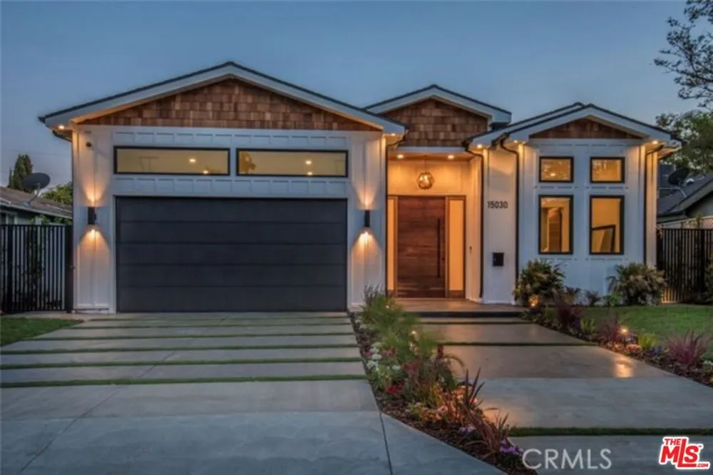15030 Hartsook Street Sherman Oaks, CA 91403