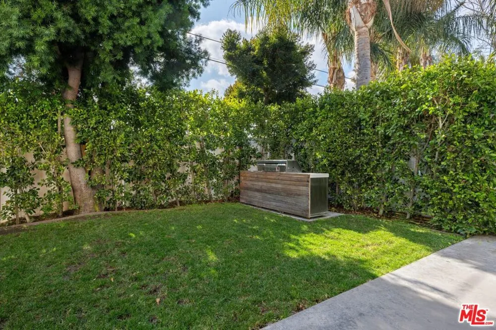 15030 Hartsook Street Sherman Oaks, CA 91403