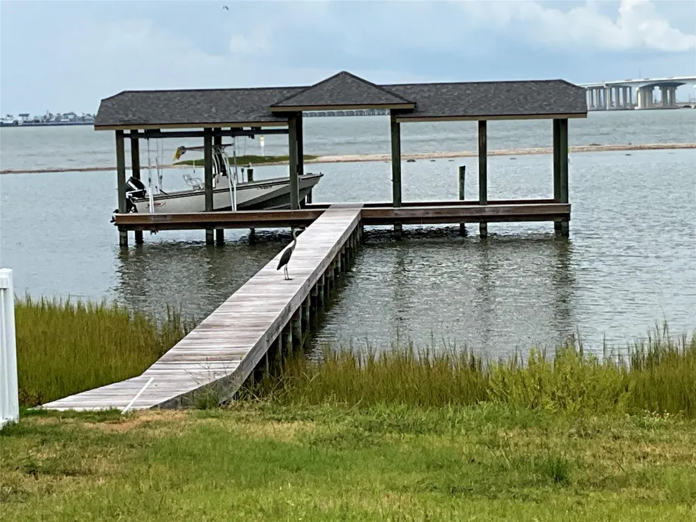 9502 Vista Bella Galveston, TX 77554