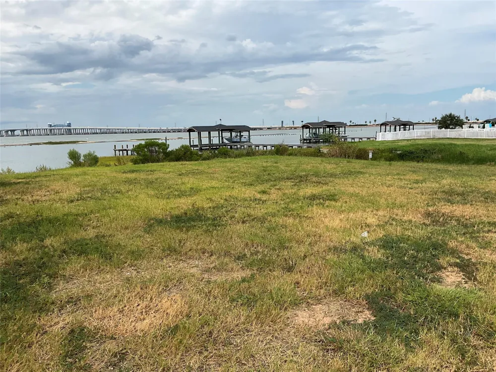 9502 Vista Bella Galveston, TX 77554