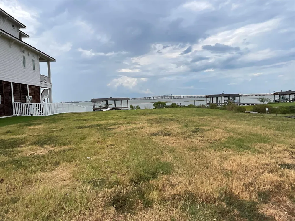 9502 Vista Bella Galveston, TX 77554