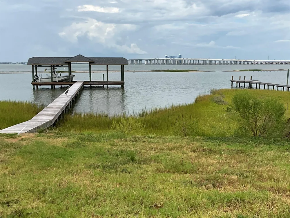 9502 Vista Bella Galveston, TX 77554