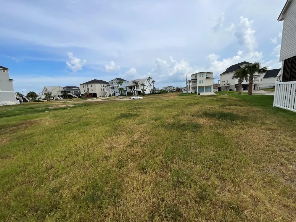 9502 Vista Bella Galveston, TX 77554