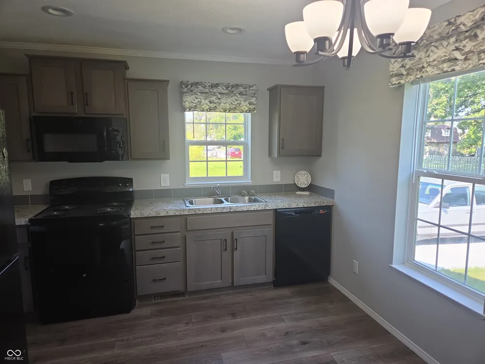 2219 Fowler Anderson, IN 46012