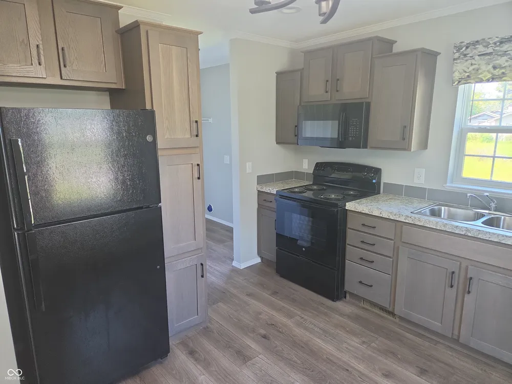 2219 Fowler Anderson, IN 46012