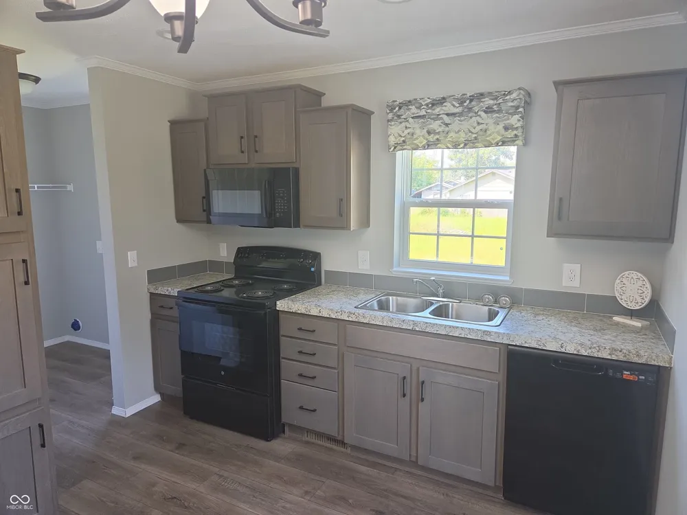 2219 Fowler Anderson, IN 46012