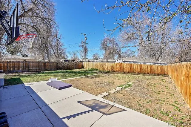 1281 Worchester Street Aurora, CO 80011