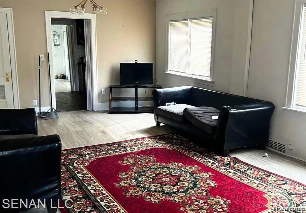 1520 E Oakland Avenue Lansing City, MI 48906