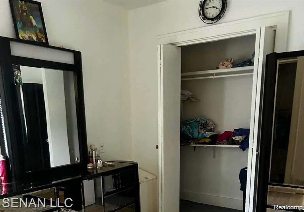 1520 E Oakland Avenue Lansing City, MI 48906