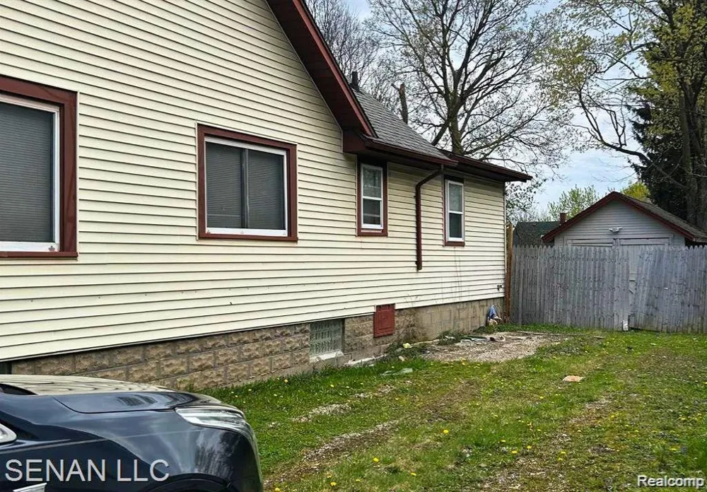 1520 E Oakland Avenue Lansing City, MI 48906