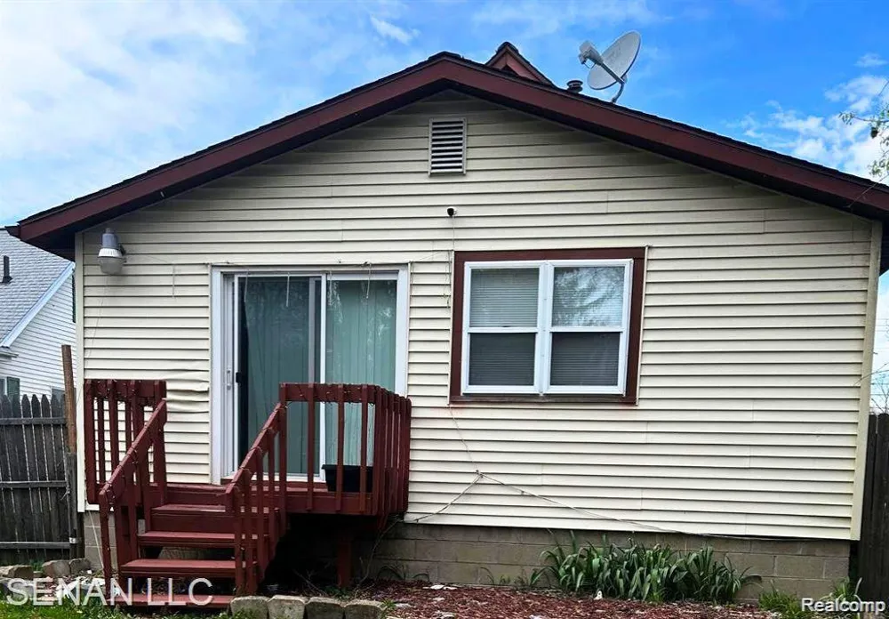 1520 E Oakland Avenue Lansing City, MI 48906