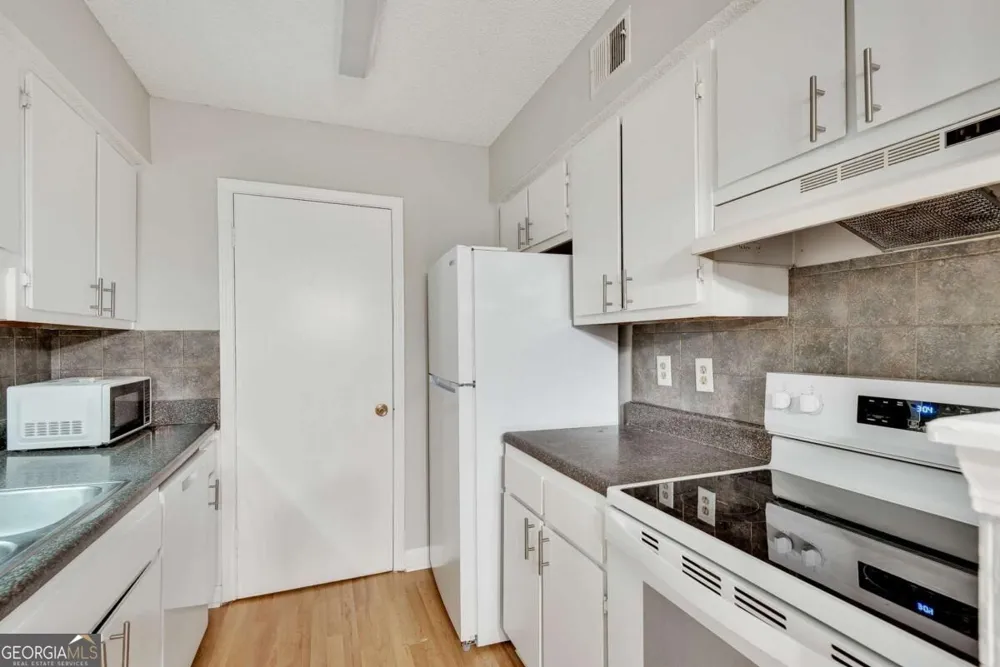 1516 Wingate WAY Sandy Springs, GA 30350