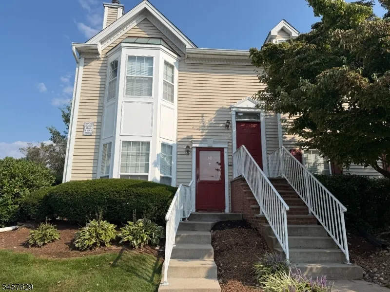 30 Columbus Dr Franklin, NJ 08823