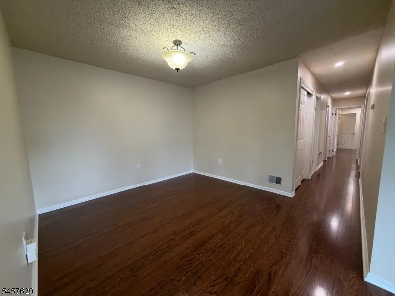 30 Columbus Dr Franklin, NJ 08823