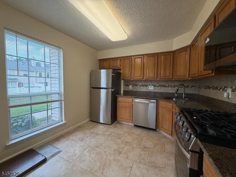 30 Columbus Dr Franklin, NJ 08823