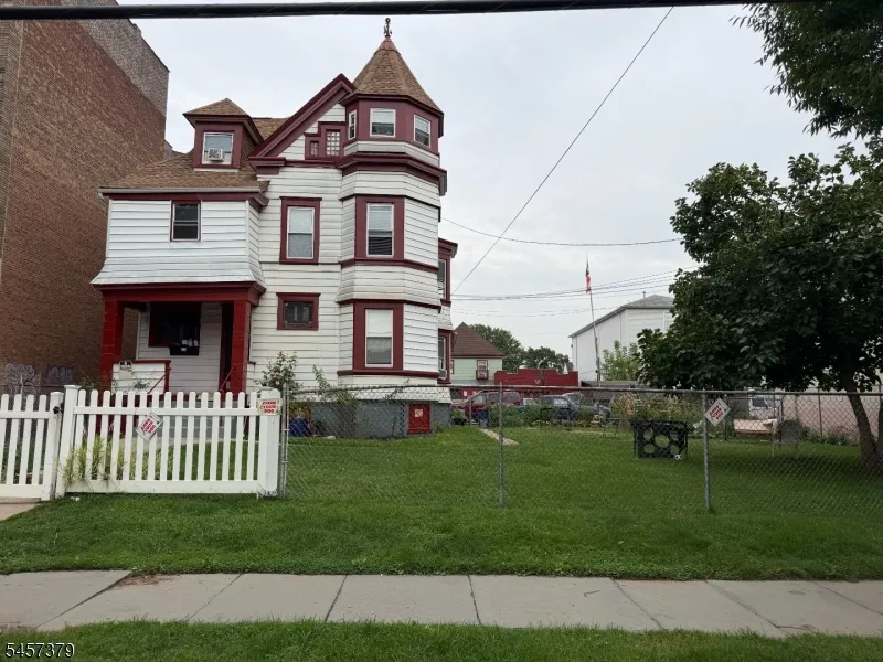 555 Broadway Newark City, NJ 07104