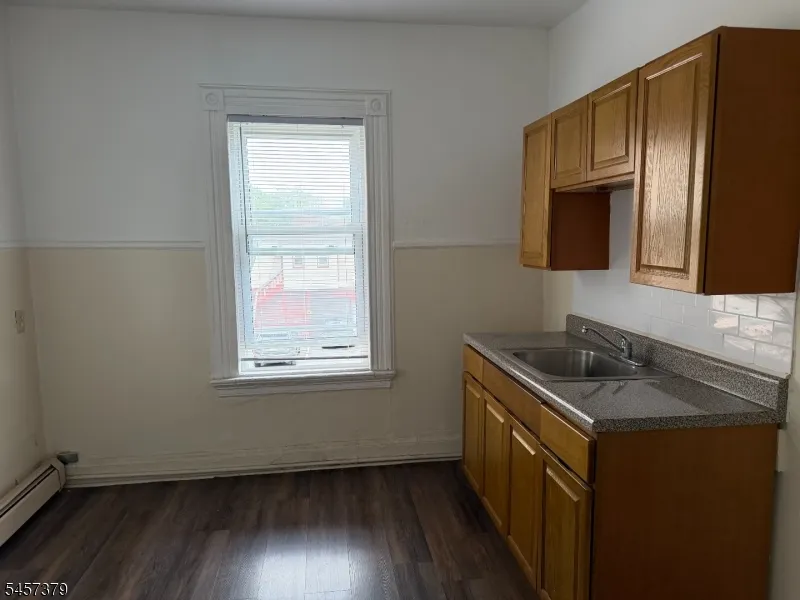 555 Broadway Newark City, NJ 07104