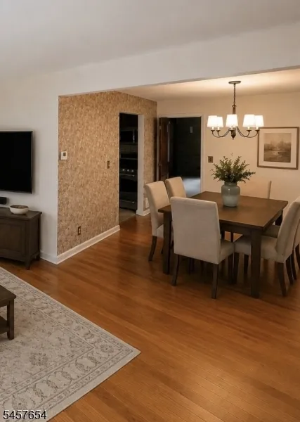 105 Arnot Pl Paramus, NJ 07652