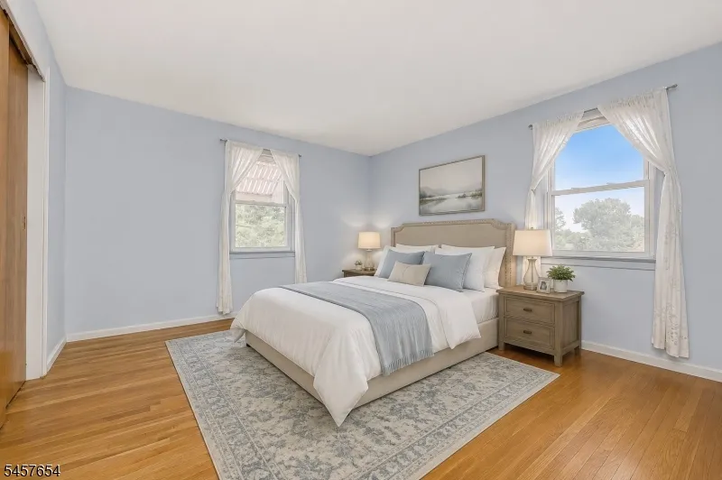 105 Arnot Pl Paramus, NJ 07652