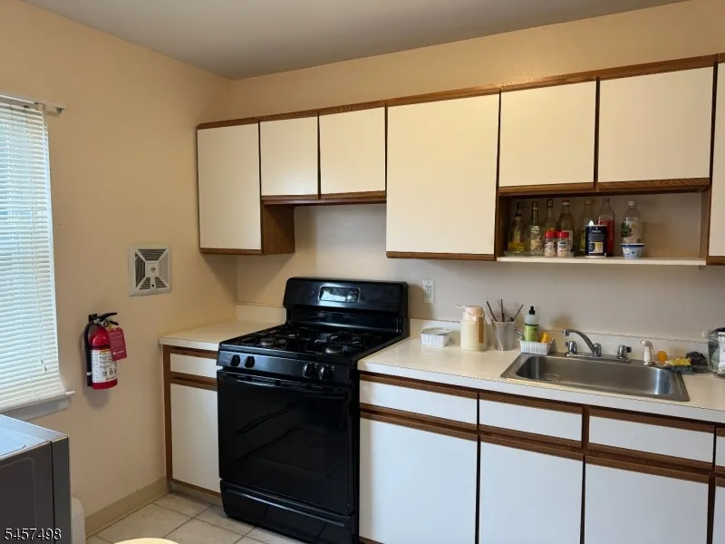 1120 Valley Rd #1B Unit 1B Wayne, NJ 07470
