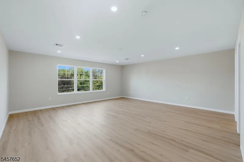 10 Delar Pkwy #A Unit A Franklin, NJ 08823