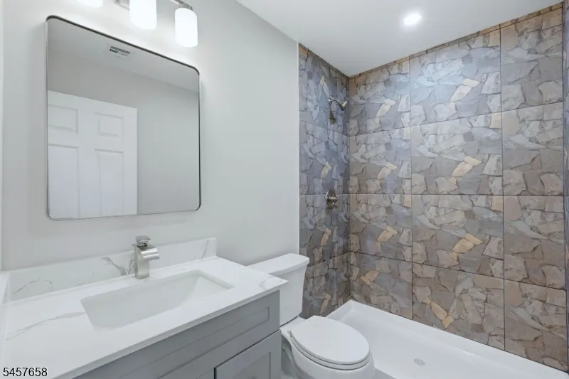 10 Delar Pkwy #B Unit B Franklin, NJ 08823