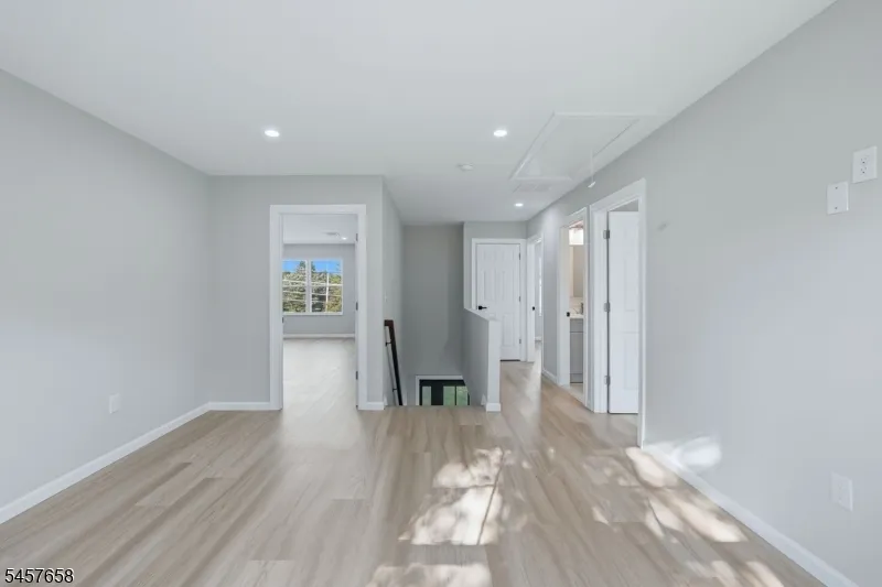 10 Delar Pkwy #B Unit B Franklin, NJ 08823