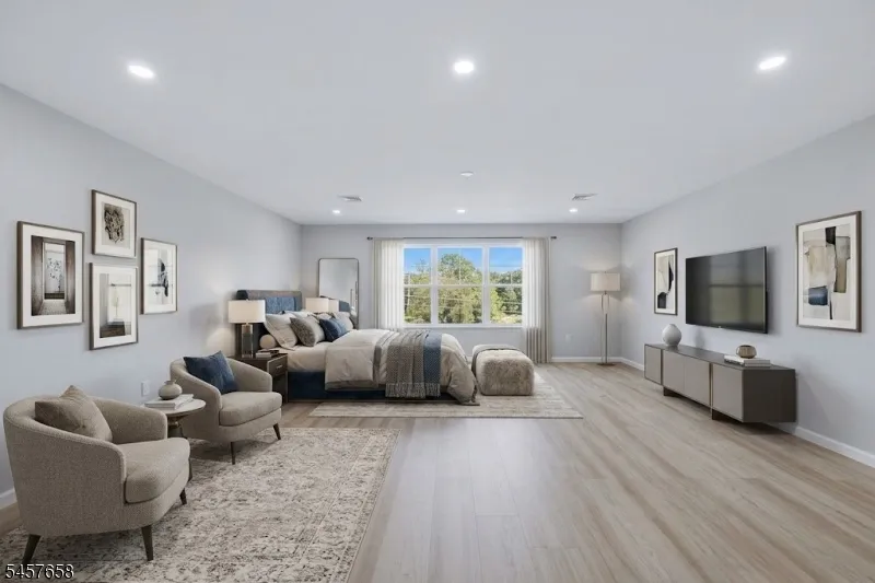 10 Delar Pkwy #B Unit B Franklin, NJ 08823