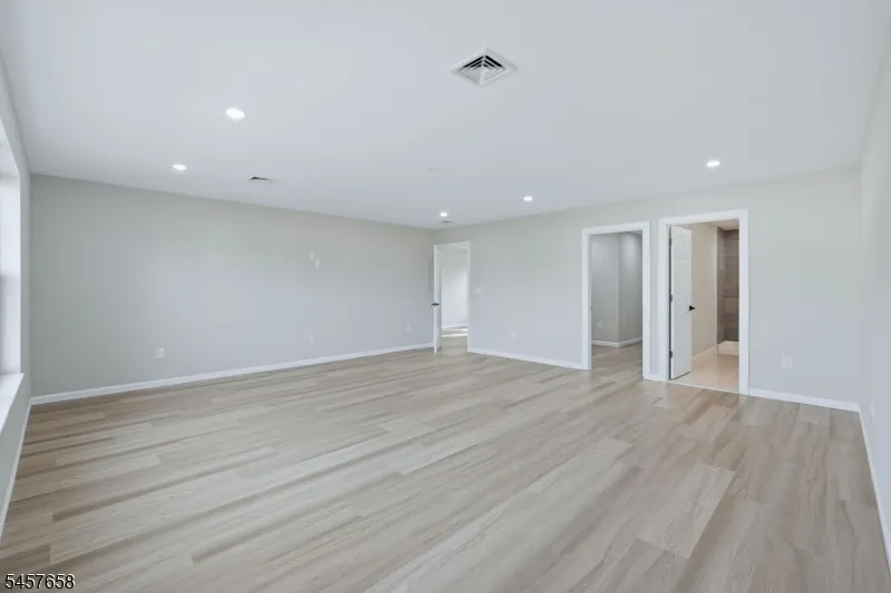 10 Delar Pkwy #B Unit B Franklin, NJ 08823