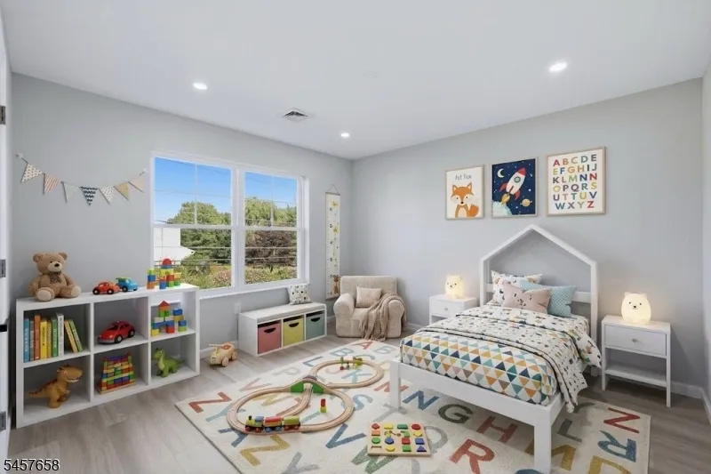 10 Delar Pkwy #B Unit B Franklin, NJ 08823