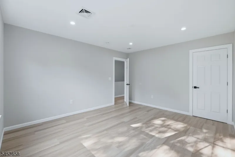 10 Delar Pkwy #B Unit B Franklin, NJ 08823