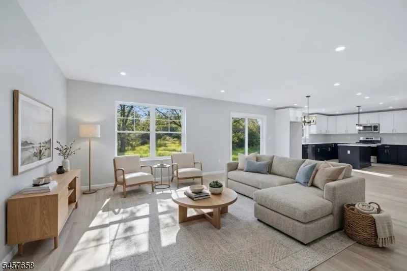 10 Delar Pkwy #B Unit B Franklin, NJ 08823