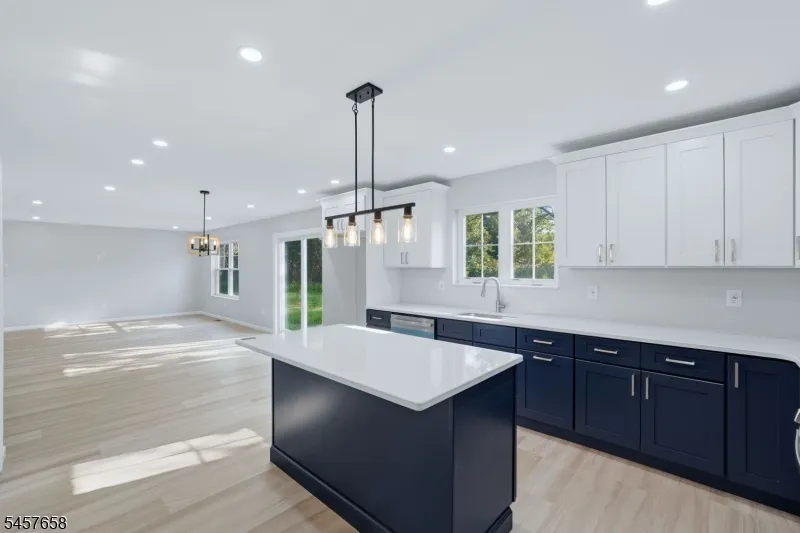 10 Delar Pkwy #B Unit B Franklin, NJ 08823