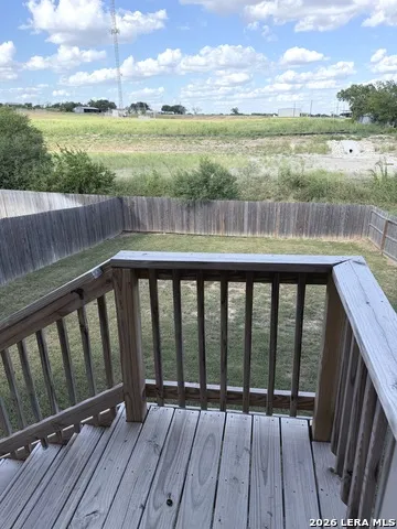 140 Payton Marion, TX 78124