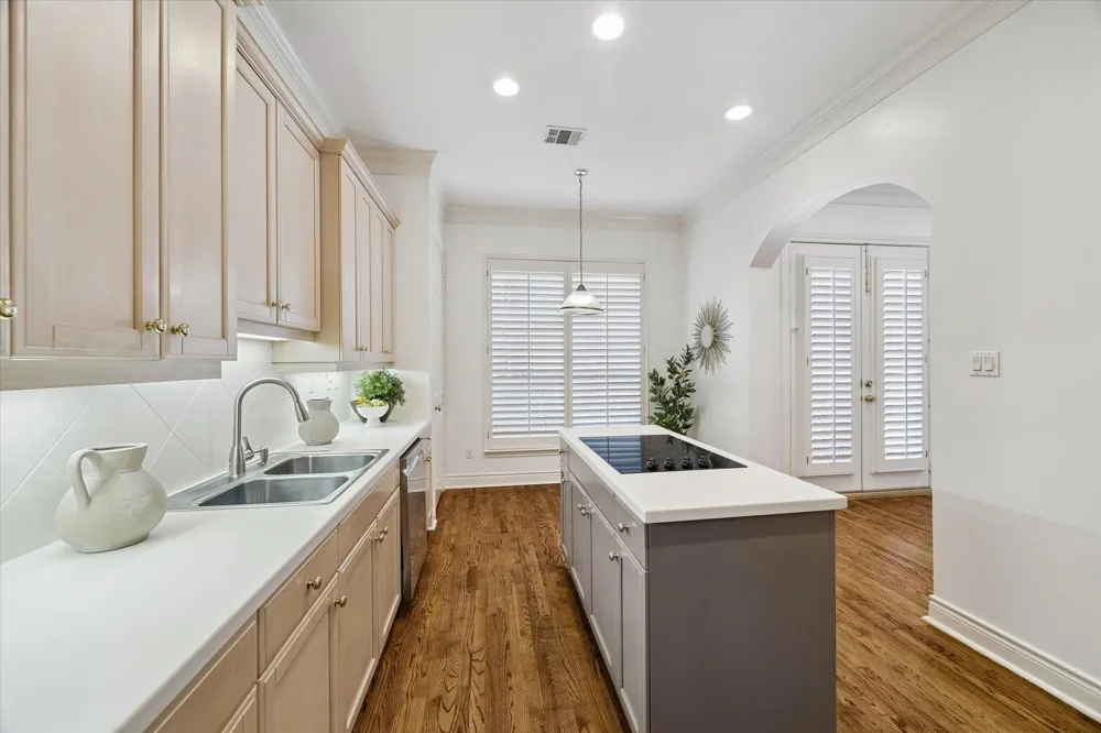 1917 Woodbury Street Houston, TX 77030