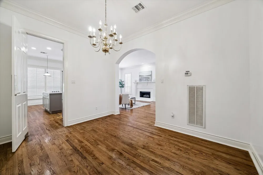 1917 Woodbury Street Houston, TX 77030