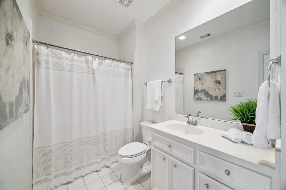 1917 Woodbury Street Houston, TX 77030