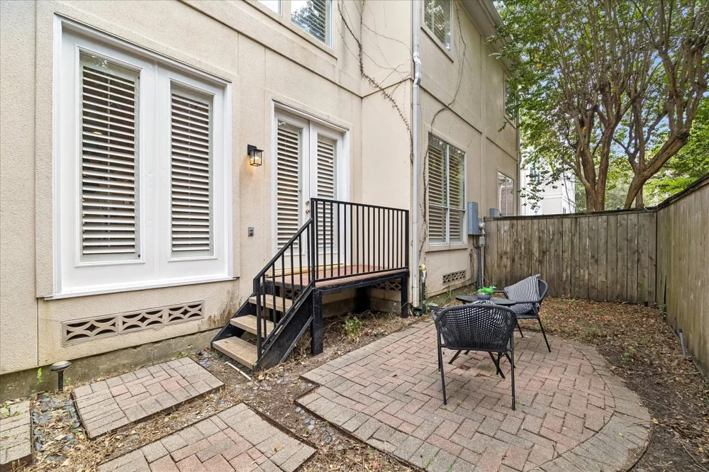 1917 Woodbury Street Houston, TX 77030