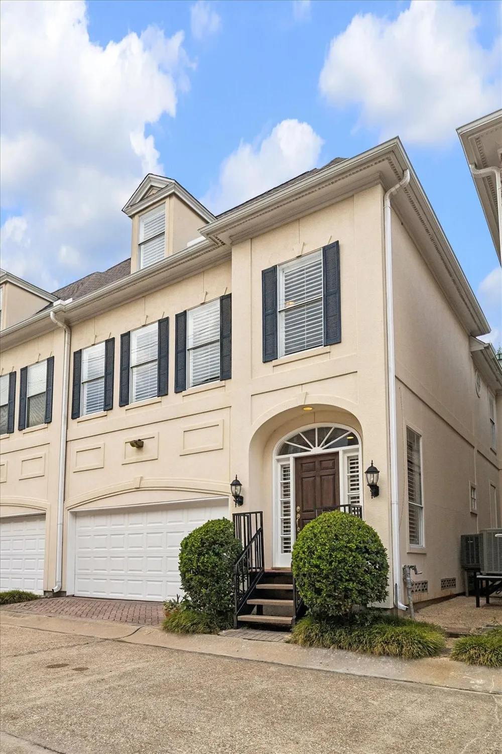 1917 Woodbury Street Houston, TX 77030