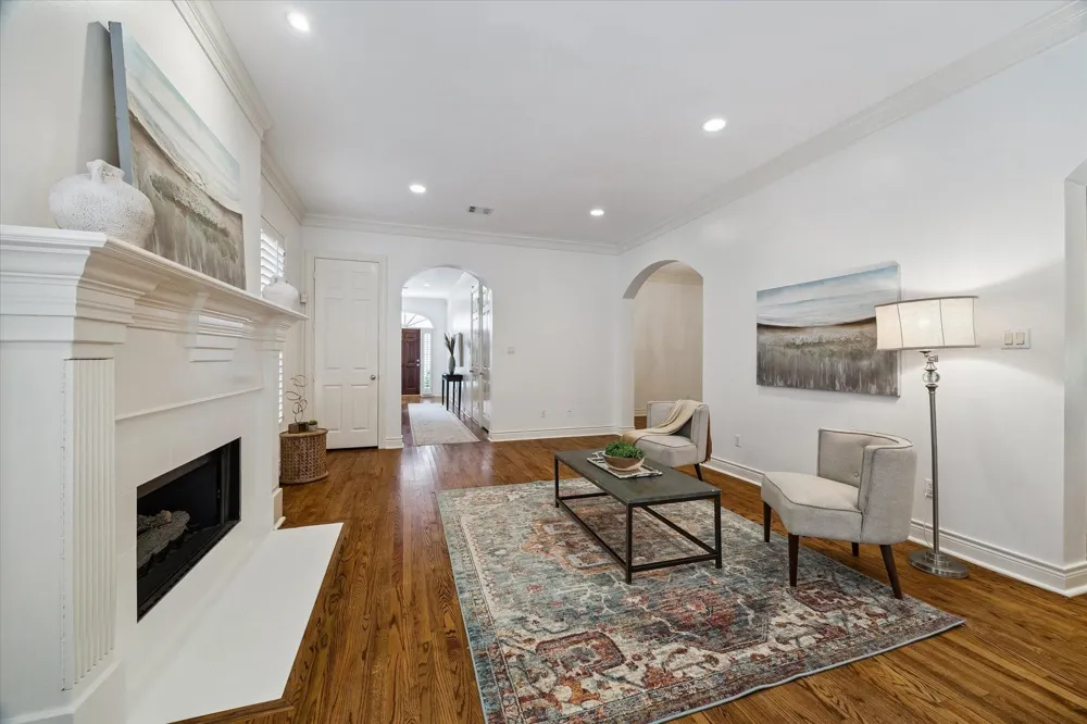 1917 Woodbury Street Houston, TX 77030