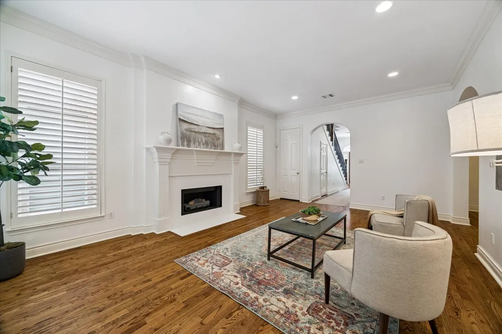 1917 Woodbury Street Houston, TX 77030