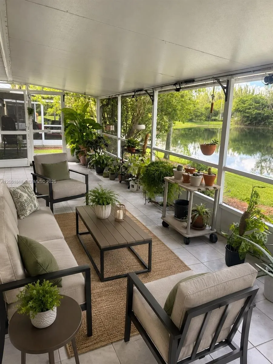 710 SE 22nd Ln Homestead, FL 33033