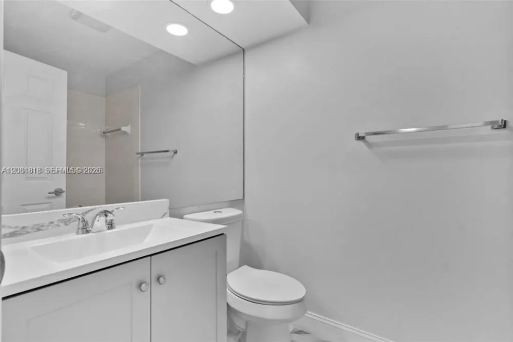 710 SE 22nd Ln Homestead, FL 33033