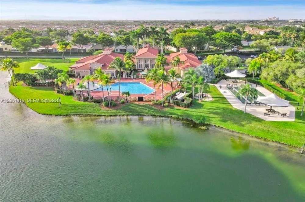 710 SE 22nd Ln Homestead, FL 33033